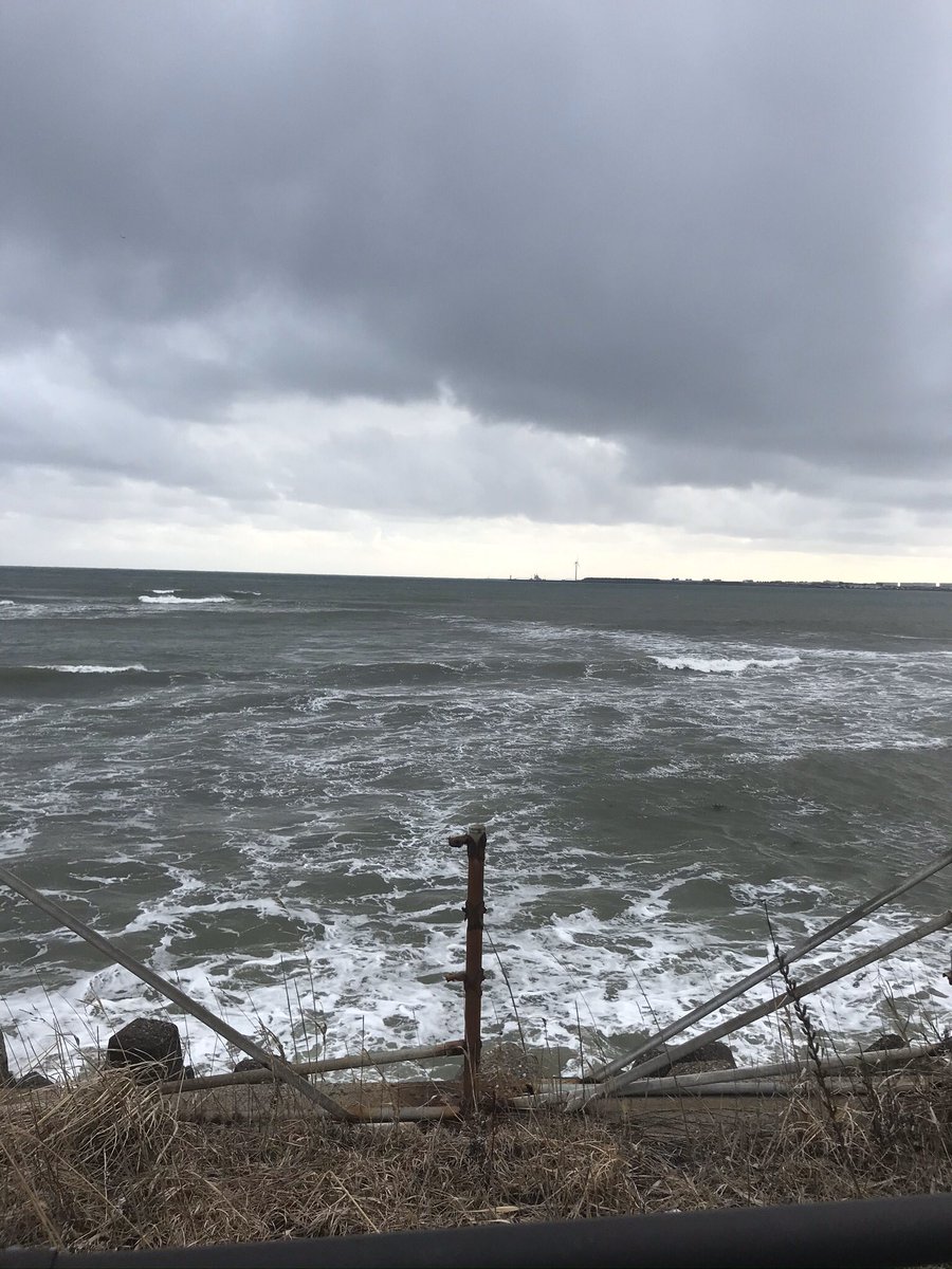 Et pour clôturer le voyage, on s’est dit qu’on allait aller à un autre château à une 10aine de km à pattes, en longeant le bord de mer (les vagues montaient jusque sur le trottoir mdr)