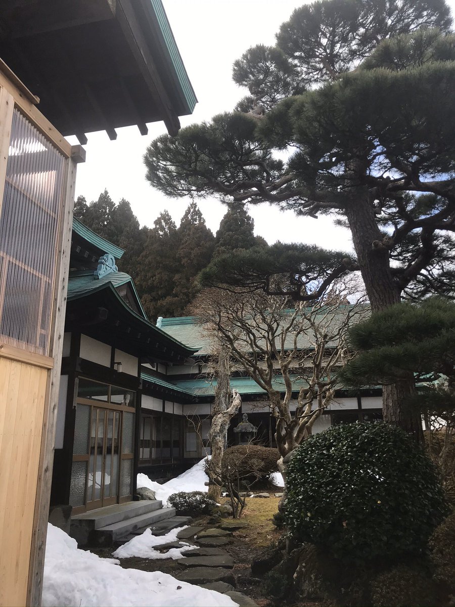 Mais on s’est armés de courage et on en a chié pour monter à un temple qui avait l’air cool Regardez juste