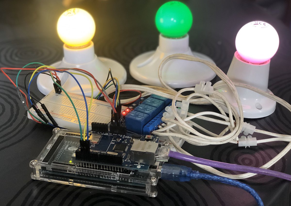 David_JuanFerri's tweet photo. Control de luces💡por Internet📱Haciendo uso de módulo de relés para controlar bombillas a 220V⚡️ y shield Ethernet para conectar #Arduino a la red 🌍 #Maker #domótica https://t.co/7809LUXBWX