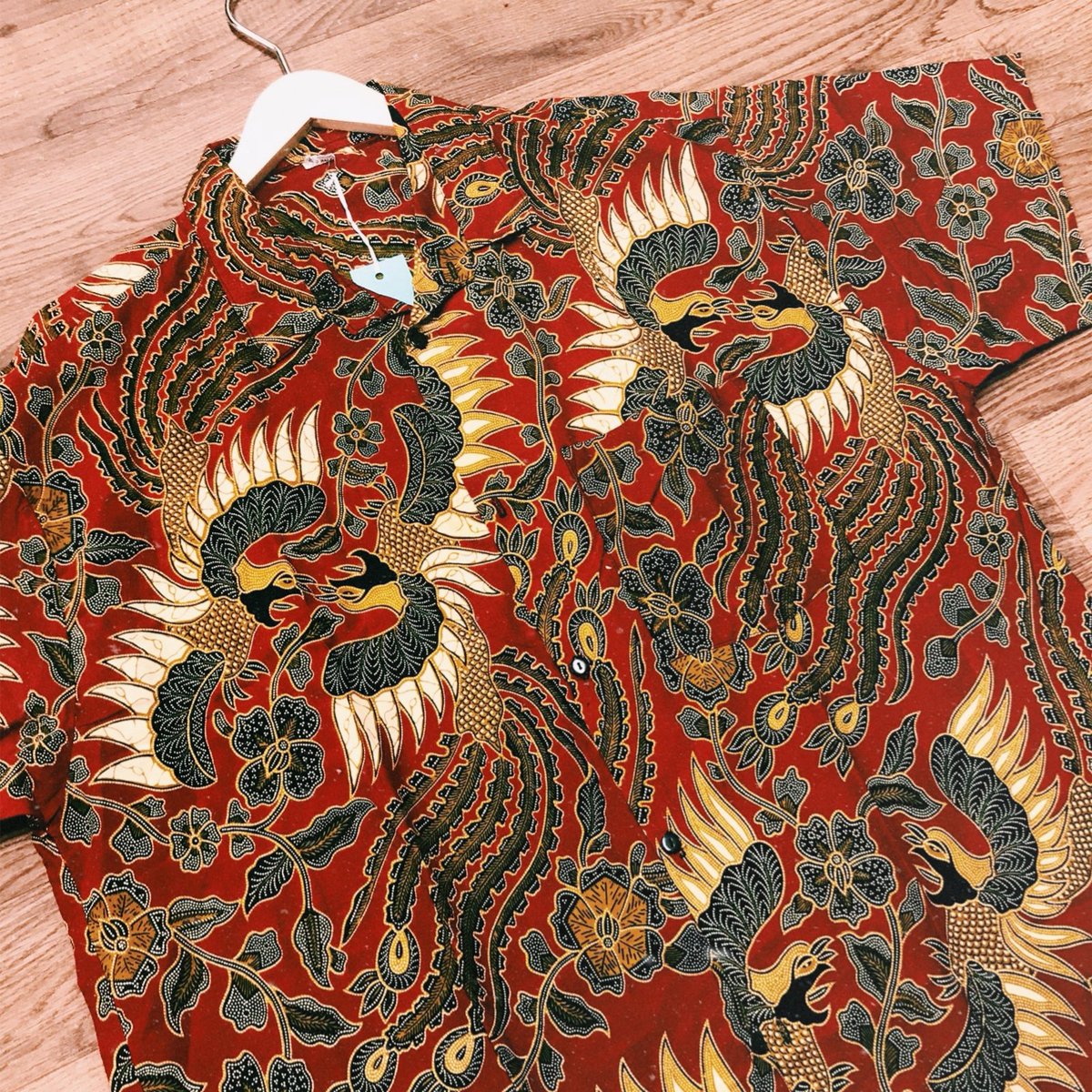2ndfloorchester's tweet photo. Staying funky in the house πππ we've got the weirdest but coolest range of vintage 90s print shirts now available over on our Depop shop πππ
#funkyshirts #funkypattern #funkprint #wacky #coolshirts #bestshirts #vintage #vintageshirts #vintagefashion #2ndfloor #chester https://t.co/or1ain50FC