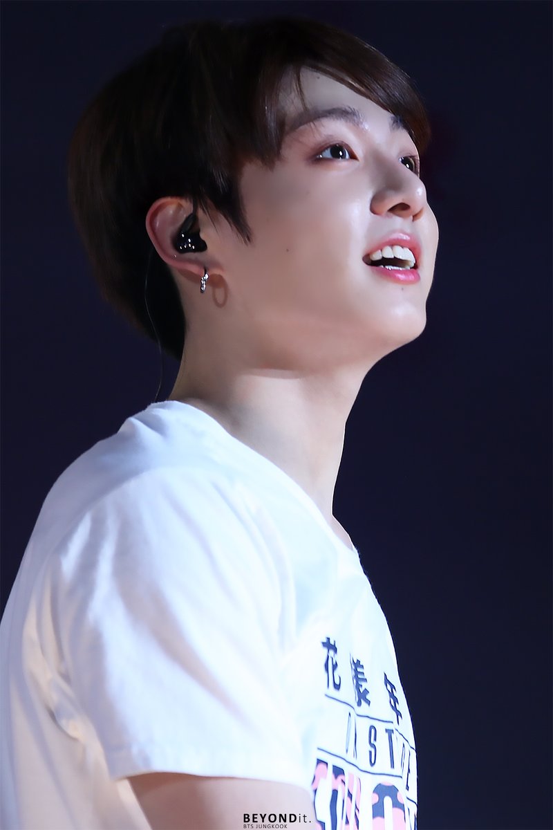 BEYONDIT_0901's tweet photo. 화양연화 ON STAGE : EPILOGUE TOUR
#정국 @BTS_twt https://t.co/befxVySNDb