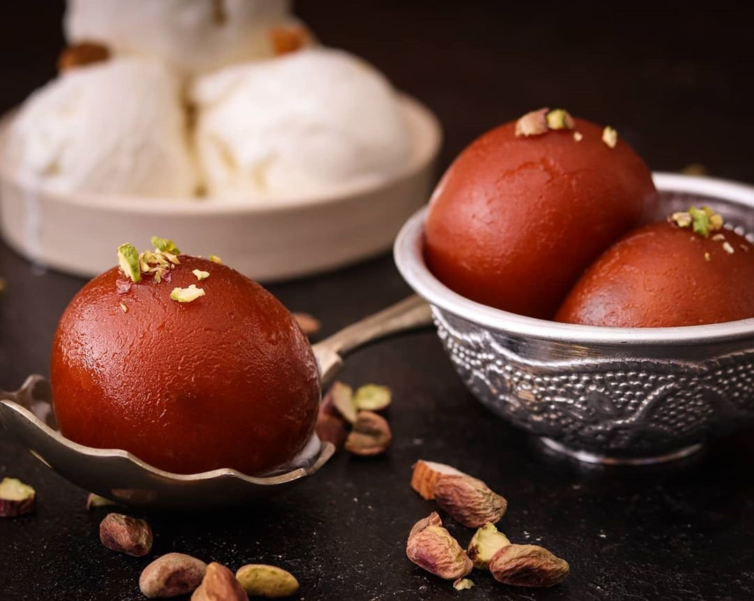 Gulab Jamun with Vanilla ice cream is one of the classic combination ever.
#goodfoodclicks #goodfoodinmumbai #foodlover #foodies #food #foodporn #cannon #mumbai  #foodstyling #foodphotography #foodpics #foodstyle #beatthecreativeinyou #foodphotographer