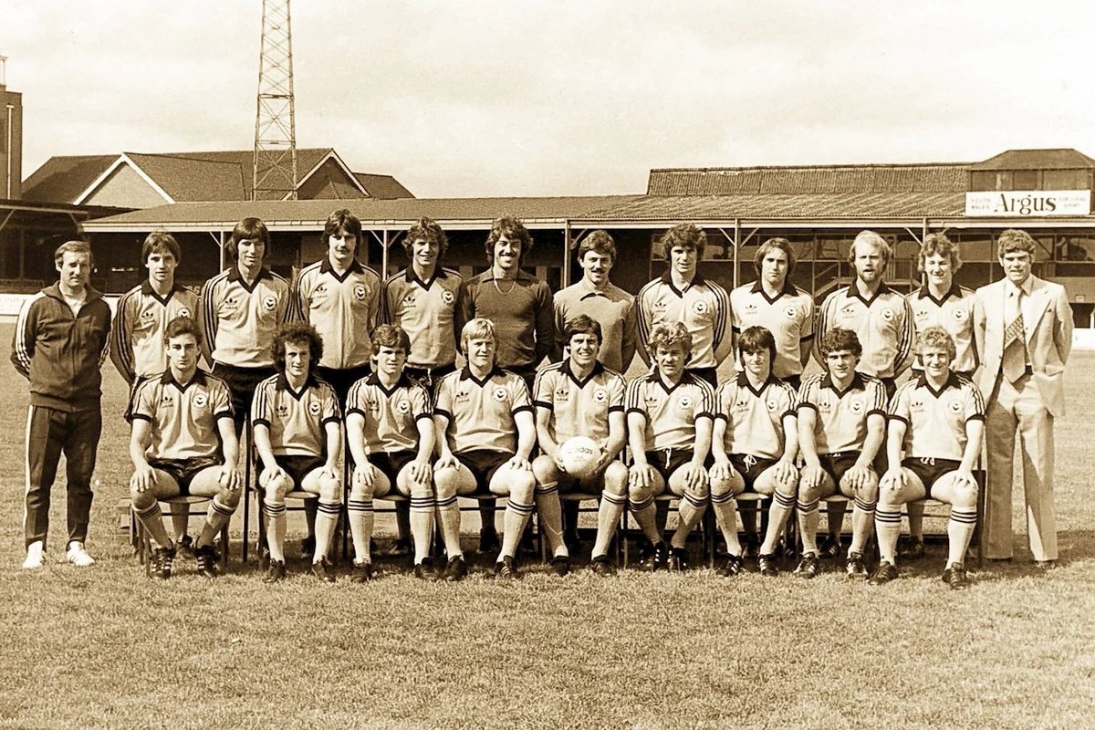 robertmdaws's tweet photo. 1979/80 #LenAshurst clinched #NewportCounty's first promotion for 41 years. @NewportCounty https://t.co/gGbli2VMff