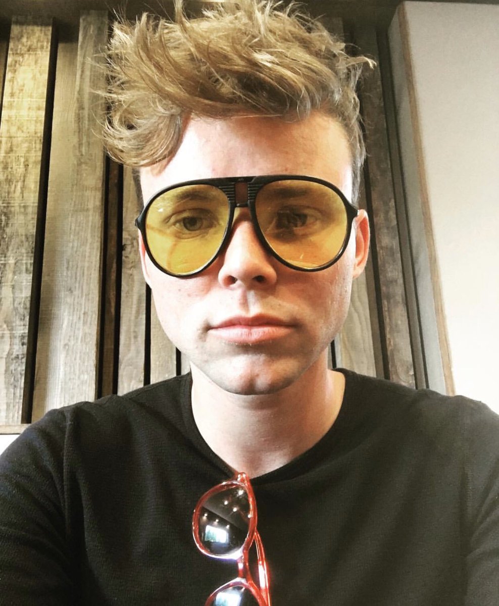 Ashton’s deleted Instagram posts ~a thread~