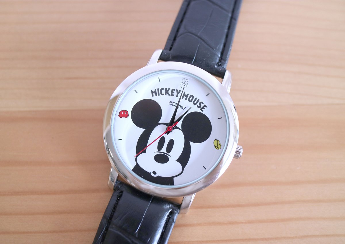 Uzivatel 雑誌付録ダイアリー Na Twitteru Steady 5月号の付録 ミッキーマウス 大人腕時計 を開封 大きめフェイス 太めのベルト 文字盤の時刻の一部が ミッキーのズボンなど可愛いイラストになっています Steady ステディ ミッキーマウス ミッキー 腕時計