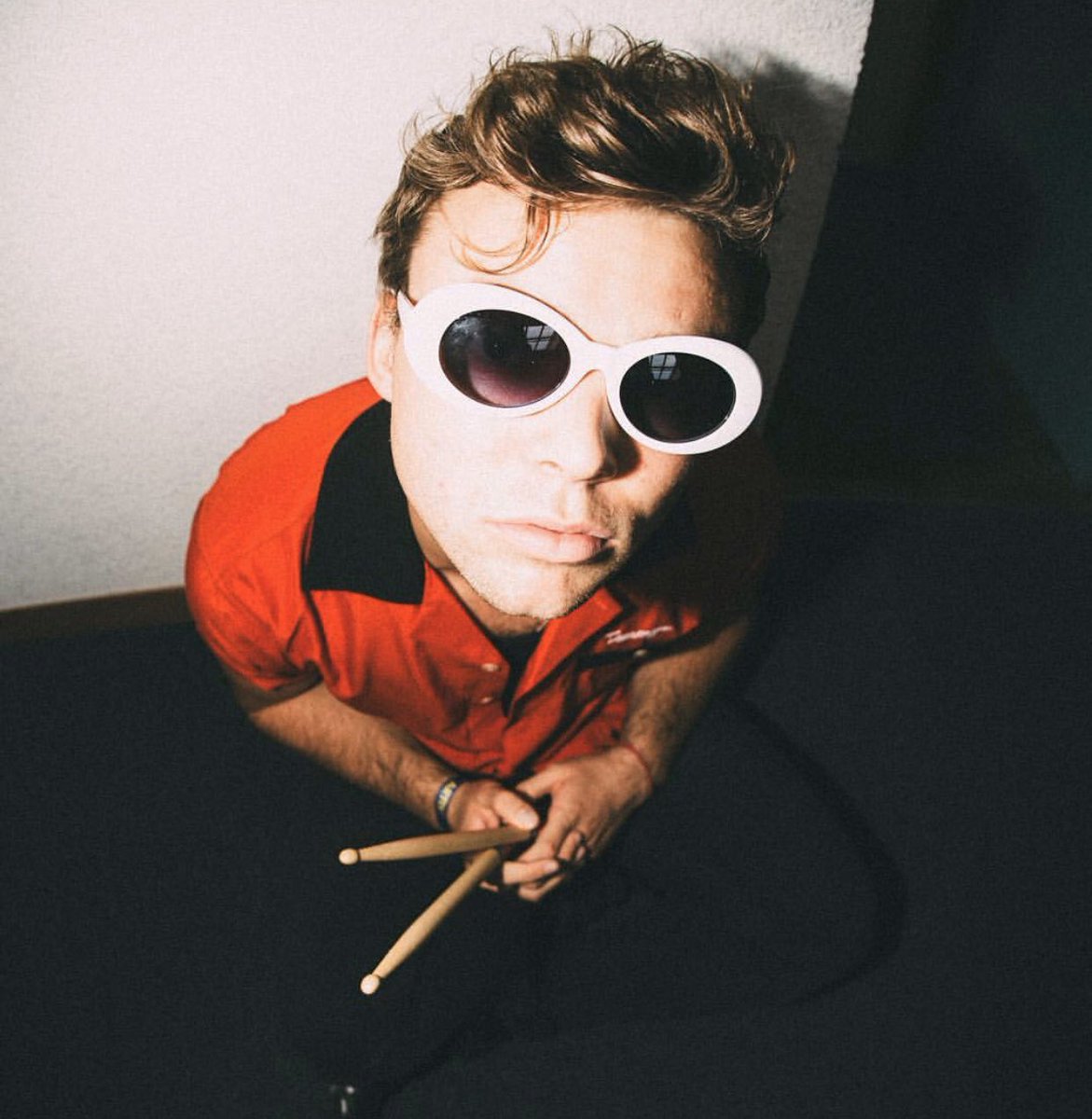 Ashton’s deleted Instagram posts ~a thread~