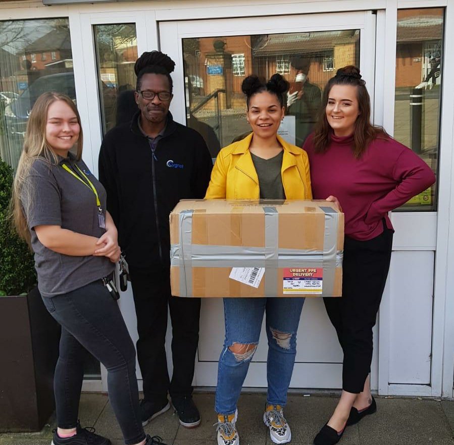 Another vital delivery of KN95 masks, this one to the Cygnet Sedgly Lodge in Wolverhampton, delivering essential mental health care.

Money means masks. Please donate here to keep our frontline care team's safe, and those they work with.
gofundme.com/f/nhs-heroes-s…

@cygnethealth