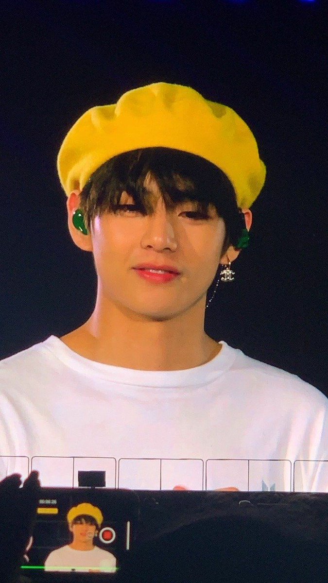 you‘re not ugly but you‘re not fan taken taehyung pictures; a thread
