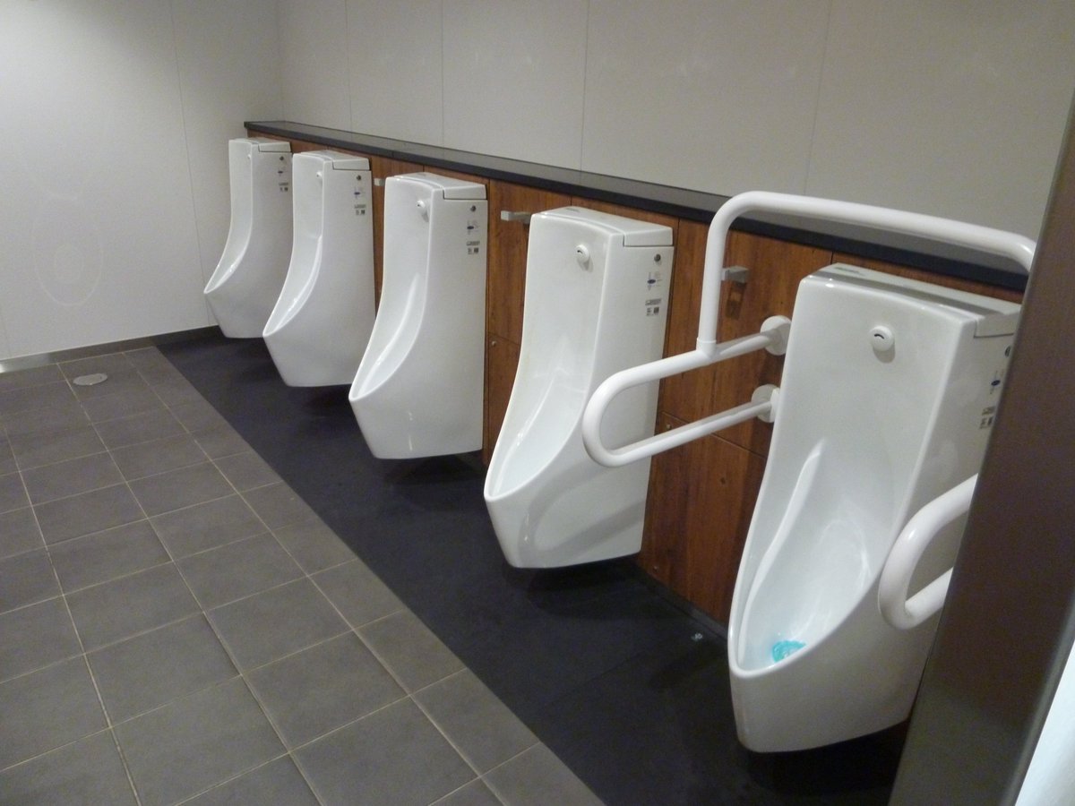 陶器便器です。珍しいコレクションです。 陶器便器です。珍しい