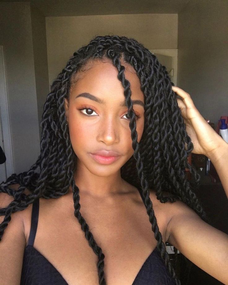 After giving your hair a month’s rest, you realize it’s at that awkward length. So you decided, let’s do box braids. Which one are you going for?
