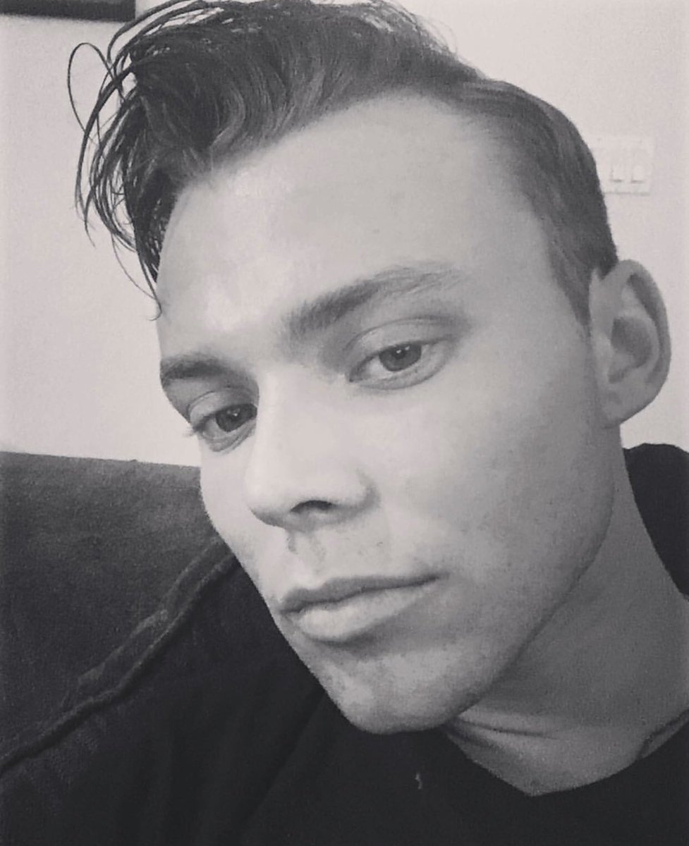 Ashton’s deleted Instagram posts ~a thread~