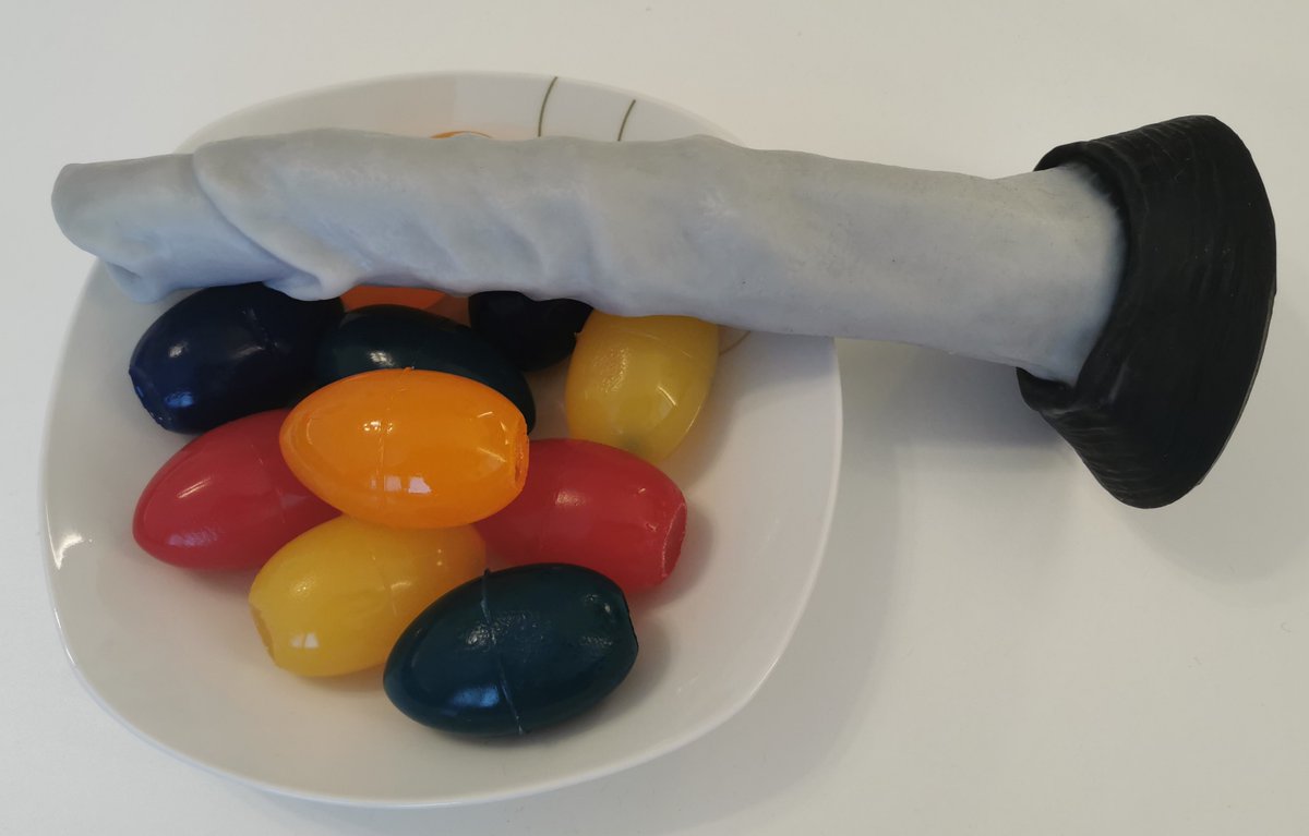 Yiffydragon's tweet photo. Happy late Easter everyone!

In good old tradition, this time of the year is for colorful 🥚🥚🥚.

So I made some 😈 https://t.co/MUo94UEkHo