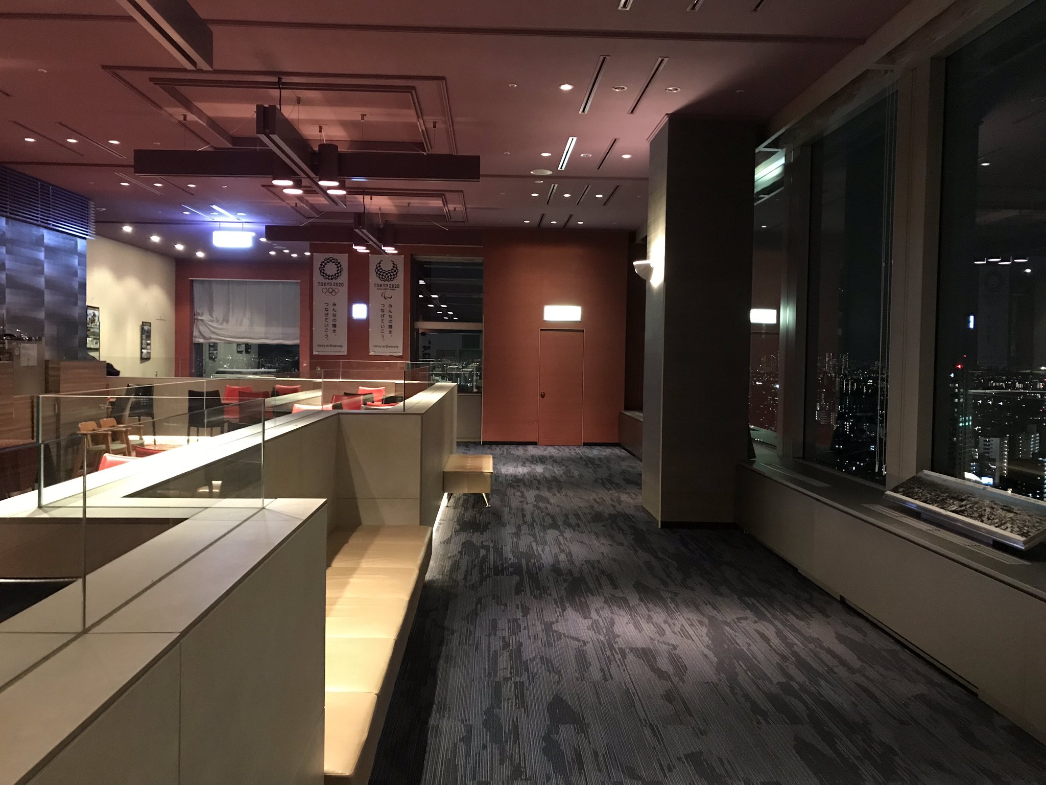 Park Lee 三軒茶屋のキャロットタワー 26階展望ロビー オークラレストラン スカイキャロット含む の休館を5月31日 日 まで延長 T Co 04oawevfkb 予想はしていたが 展望ロビーが恋しくなってきた 三軒茶屋 キャロットタワー