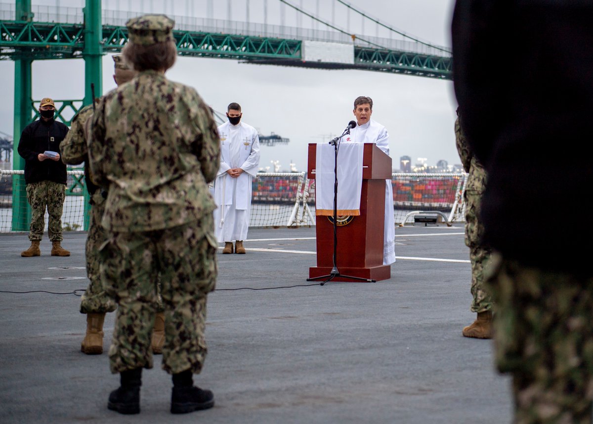 Images dated: 04/12/2020  http://WWW.GEORGE.NEWS USNS Mercy Sailors Observe Easter Sunrise Service on the flight deck.