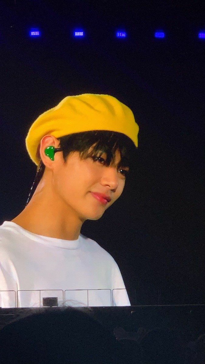 you‘re not ugly but you‘re not fan taken taehyung pictures; a thread