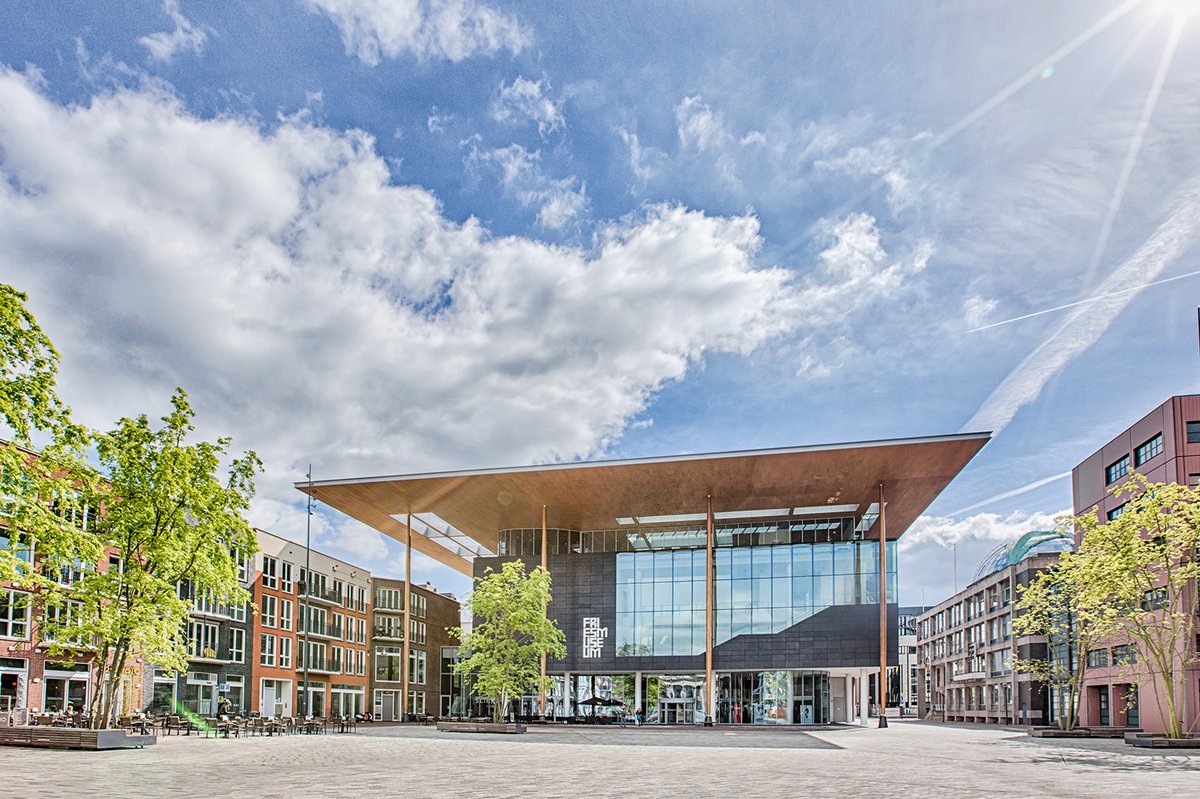 Vrijwilligers zijn goud voor musea. Veel van deze vrijwilligers behoren tot de kwetsbare doelgroep voor het coronavirus. Musea verwachten hen - als zij straks weer openen - dan ook niet volledig in te kunnen zetten. Lees verder: bit.ly/2XykqW7
Foto: Ruben van Vliet