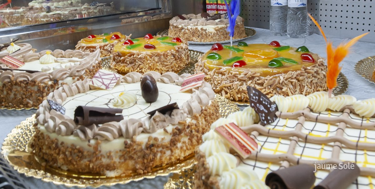 novatarrega's tweet photo. 🍰 Passeu un bon dia de la Mona!

📸 Fotos de @jaumesole_com

#mona2020 #monaconfinada https://t.co/pxRndbeeOo