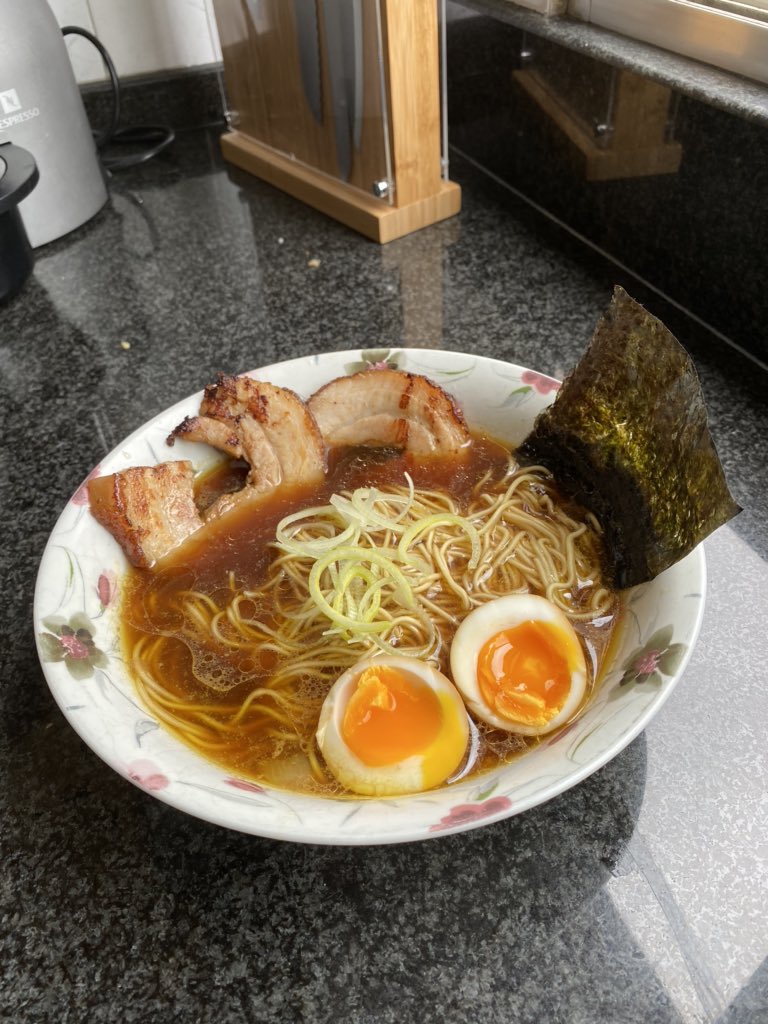 Ivanpesauna's tweet photo. Si esta Semana Santa he aprendido a hacer Ramen y me ha salido de Estrella Michelin, se dice y punto... https://t.co/DDi5Re6d3W