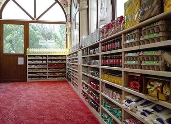TNNArabic's tweet photo. مسجد تركي يحول أرففه إلى مركز لإغاثة الفقراء https://t.co/0lCR3JCujl