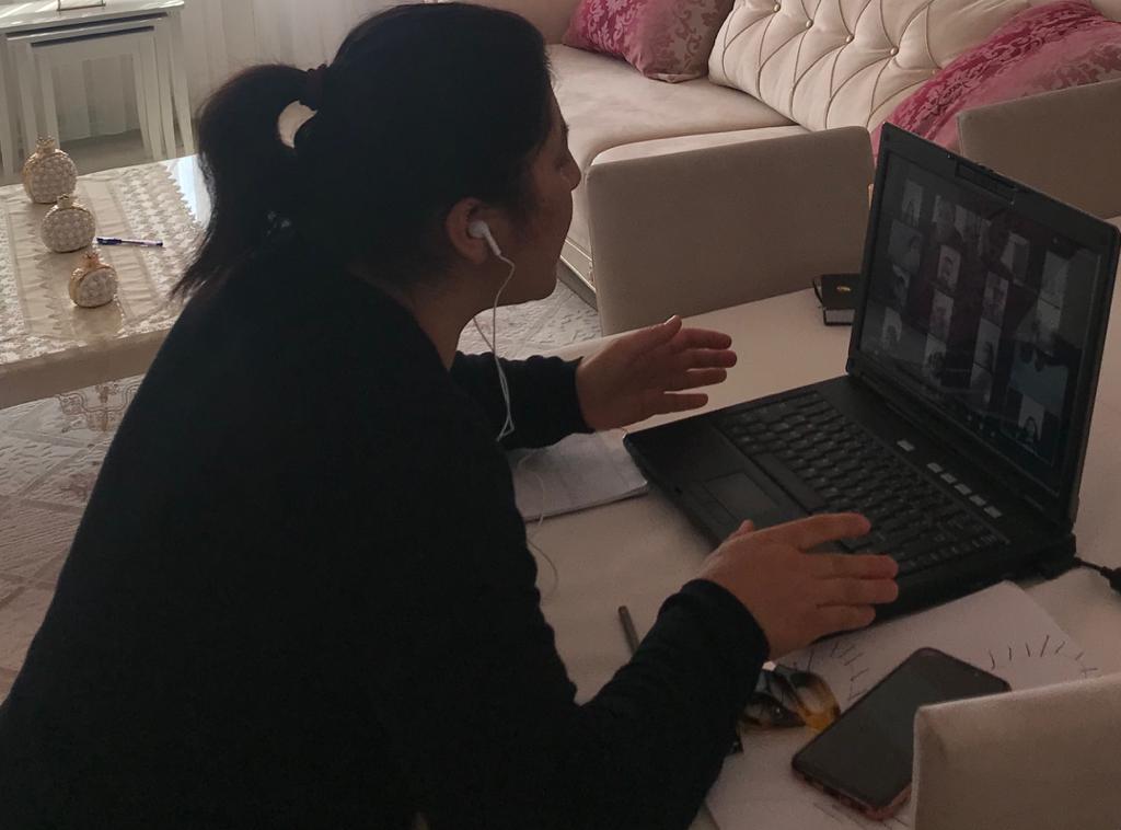 Selmaak05032304's tweet photo. Uzaktan eğitimde sivri küt kavramını öğrendik ve kaktüsümüze sivri dikenler çizdik https://t.co/hgx3yFoq7D