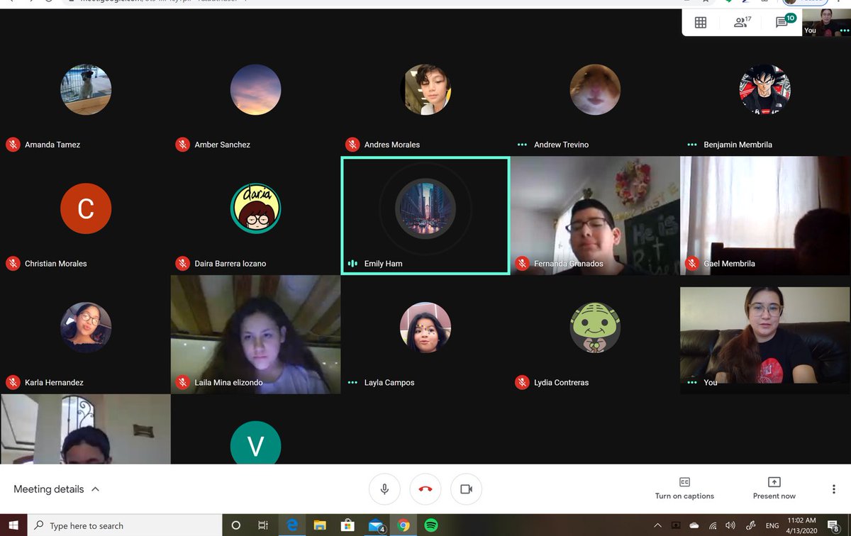 maestra_cavazos's tweet image. Chat topic for today: “How to survive 6th grade” told by my former 5th graders. They gave such wonderful, authentic advice on their own personal experience to my current 5th graders. Such an exciting reunion! @scholarpride @fossumfalconms1 @stallions045 #DualLanguage #GoogleClass