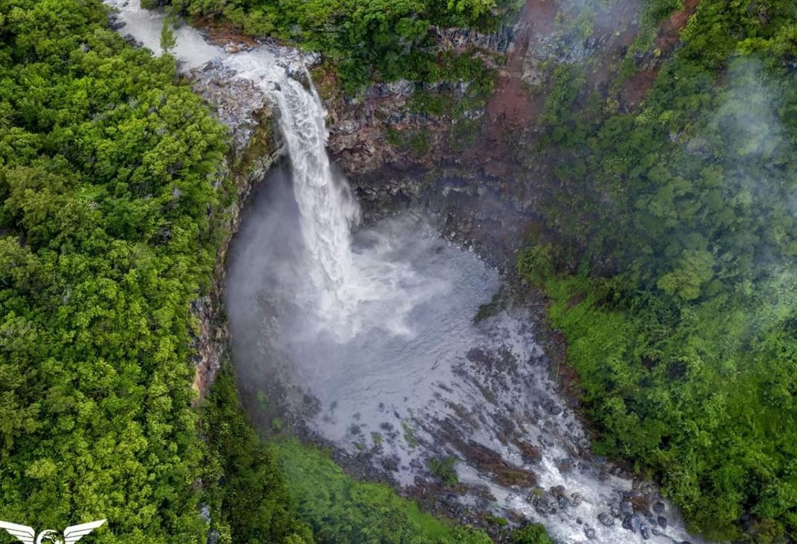 - La cascade PigeonLieu: Ile de la Réunion, océan Indien
