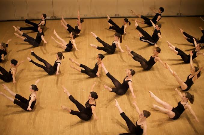 ㅤHorton& #39;s dance technique (Lester Horton Technique) menekankan pendekatan seluruh tubuh termasuk; fleksibilitas, kekuatan, koordinasi, dan kesadaran tubuh untuk mengizinkan kebebasan berekspresi.ㅤ