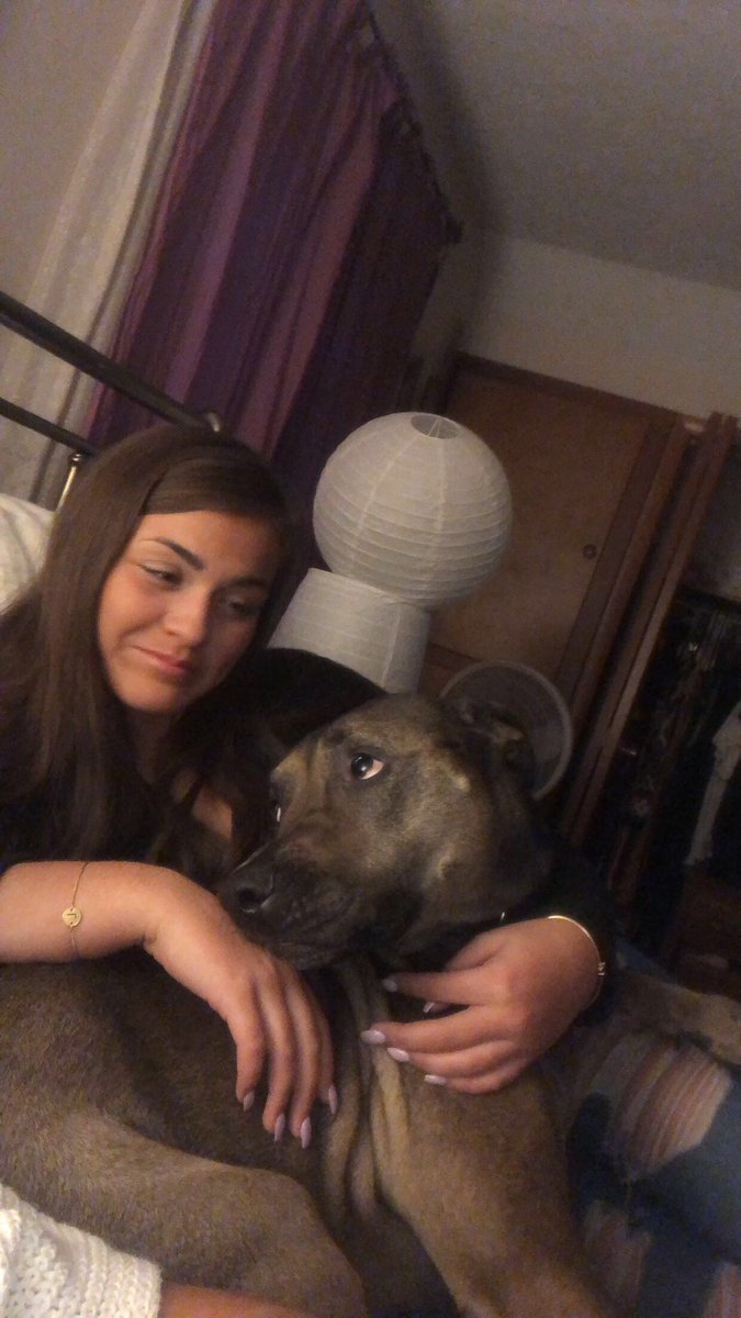 leahschw's tweet photo. happy birthday to my thickest😳 best friend and one of my most favorite people in the whole wide world #ariesszn @lexikleptach https://t.co/dTmPqFCDSw