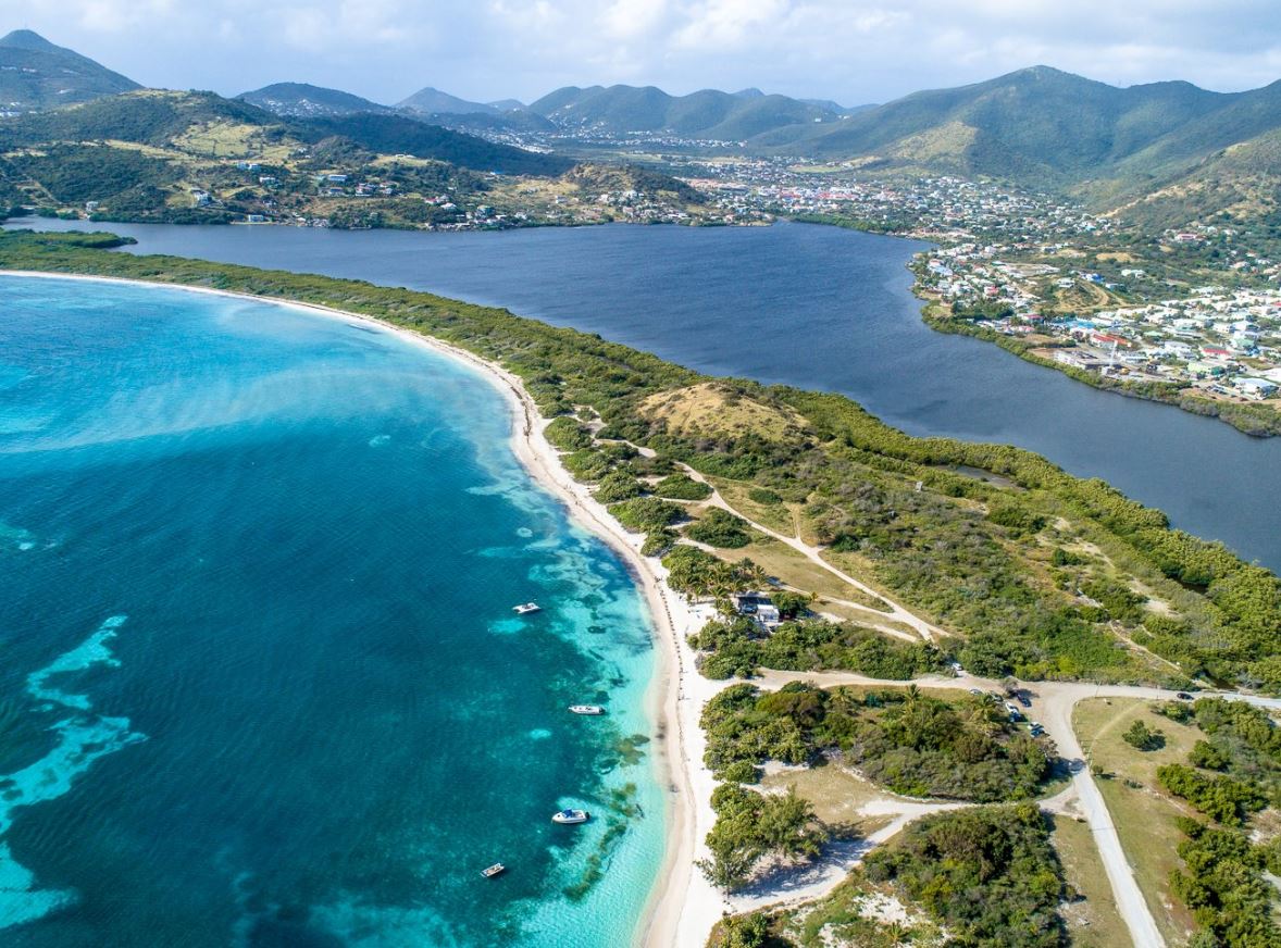 - Simpson Bay et son lagon Lieu: St Martin, Antilles Françaises