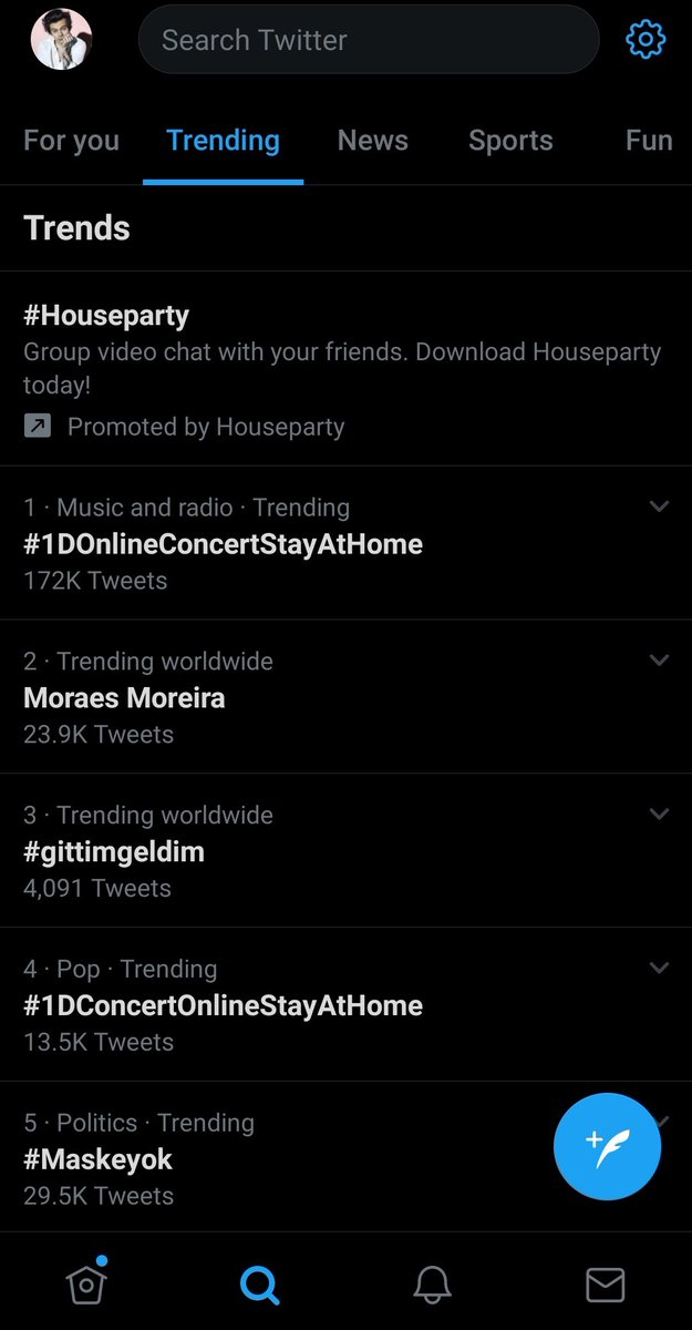 1DOwnsMoiHeart's tweet photo. WHO IS THE DEAD FANDOM NOW ?
WE ARE THE DIRECTIONERS BITCHES !!!
#DIRECTIONERSFOREVER
#JUSTDIRECTIONERTHINGS
#DIRECTIONERPOWER #1DOnlineConcertStayAtHome https://t.co/ZiOomNyjjE