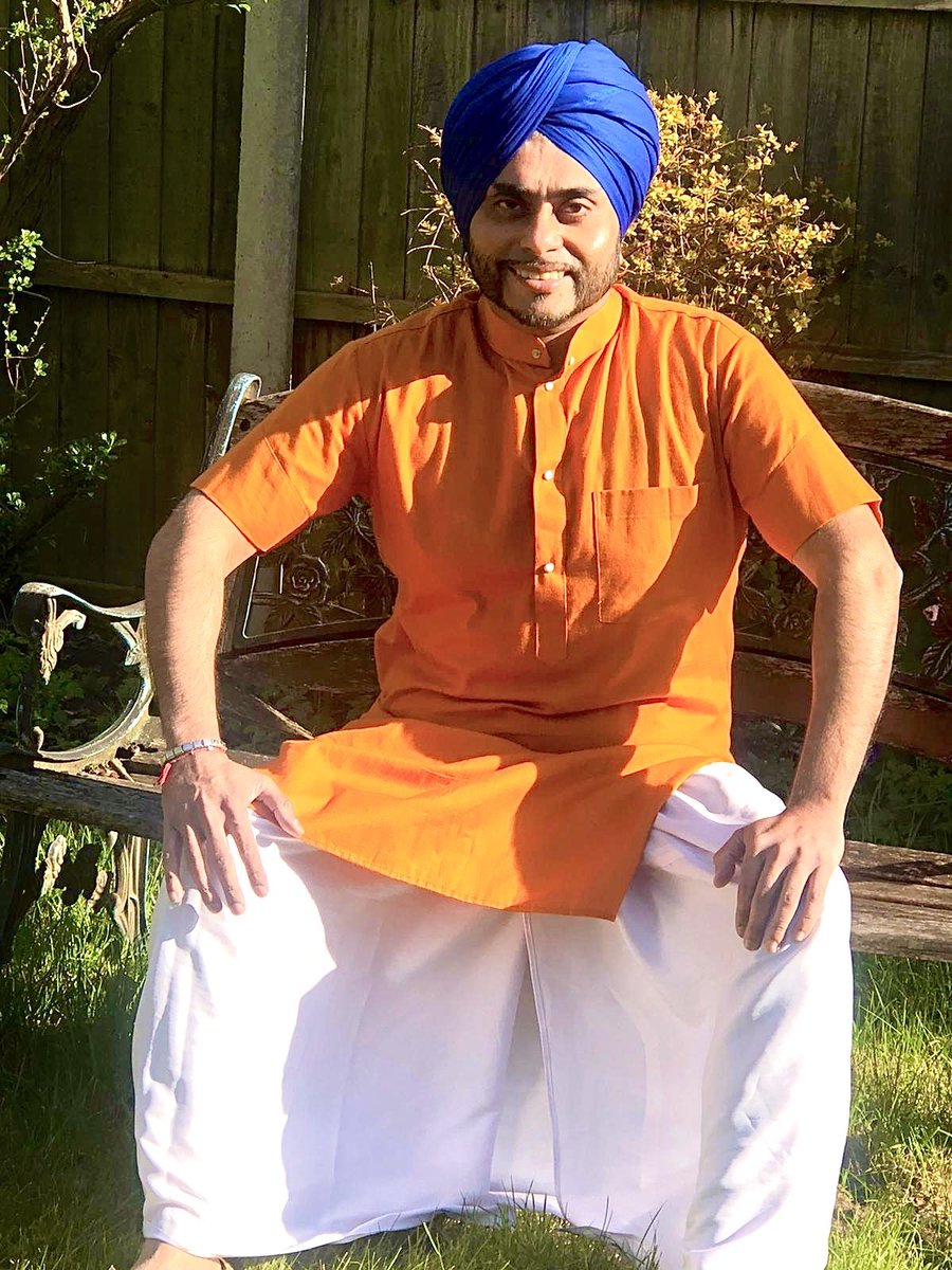 Happy #Vaisakhi to everyone celebrating #StayAtHome means some of us have not been able to go to the Gurdwara Today but we have dressed in blue and orange to commemorate &celebrate #Vaisakhi2020 #VaisakhiAtHome @WestMids550 @KangManjit @wlv_uni_sikh @RecoverySikh @LIVE3XPERIENCE