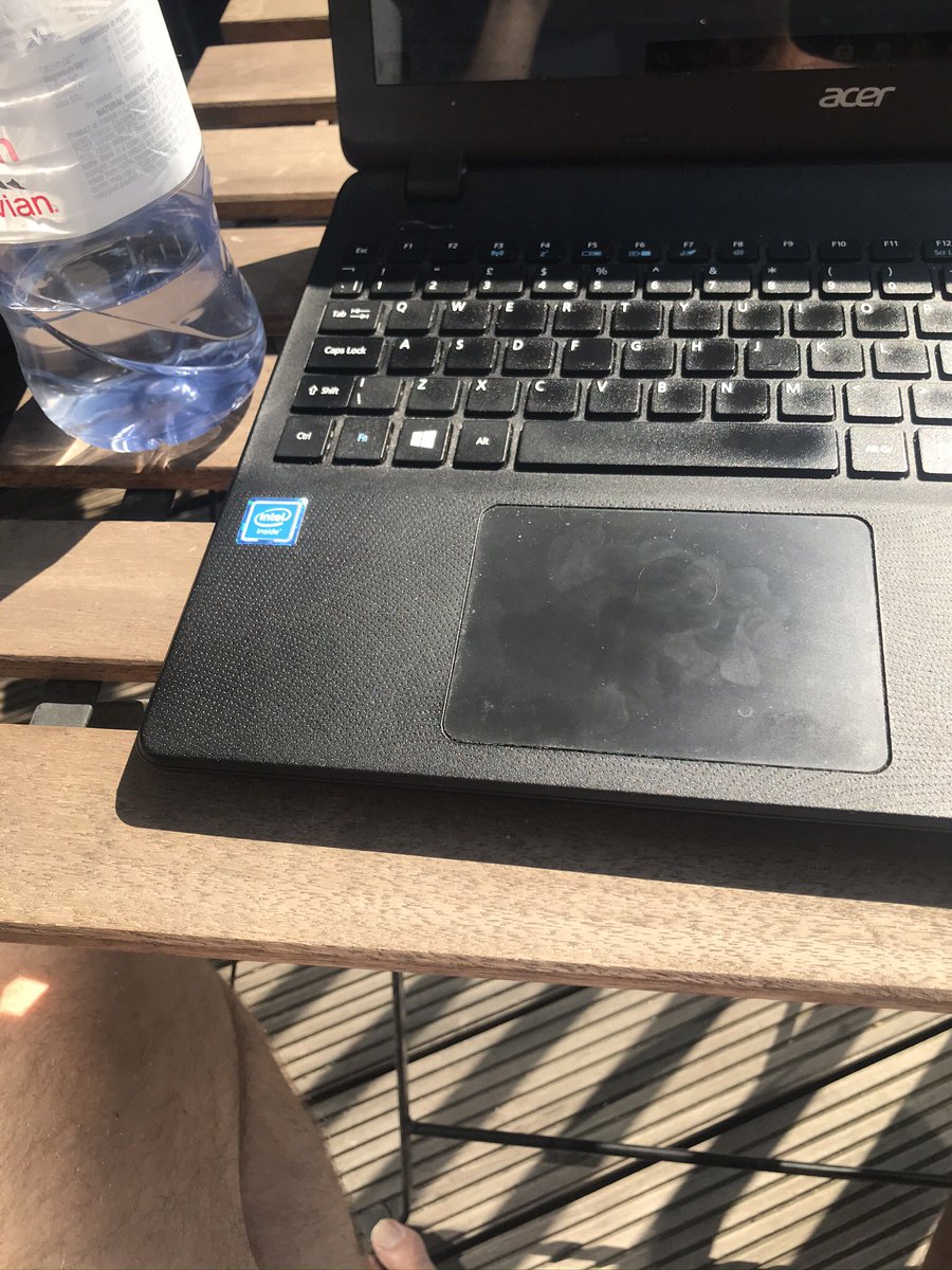 Sunlight and a keyboard ☀️👨🏻‍💻

#eastermonday #readerscommunity #bookworm #lockdownlife