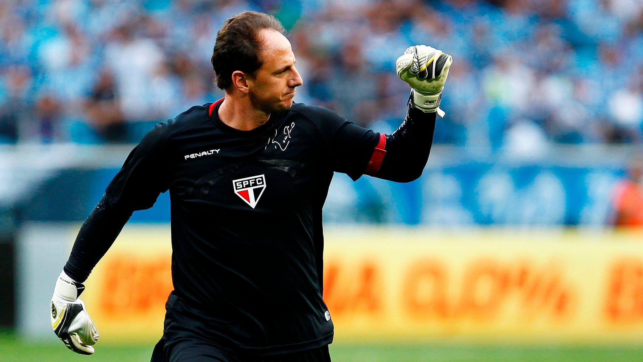 bet365 on X: "Brazilian goalkeeper Rogerio Ceni made 1,198 appearances for Sao Paulo during a career spanning 25 years. He won 20 major titles, including three Brazilian Leagues and two Copa Libertadores.