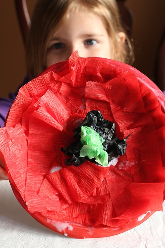 AGovea_FineArts's tweet photo. Another of our ART BINGO activities! Make flowers and vases of any found materials. Students from OSHEA and ITUARTE sharing their talent with me! Very glad to be able to guide them through remote learning. #paperflowers #artremotelearning #TeamSISD #SISD_FineArts #ituarteKnights https://t.co/MZ4NSvRsha