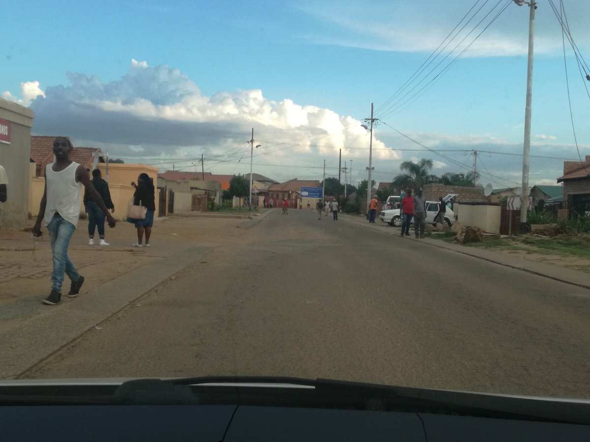 AdvoBarryRoux's tweet photo. Mamelodi kodi 18 life is normal leko Marikana. https://t.co/c6nZw7REtH
