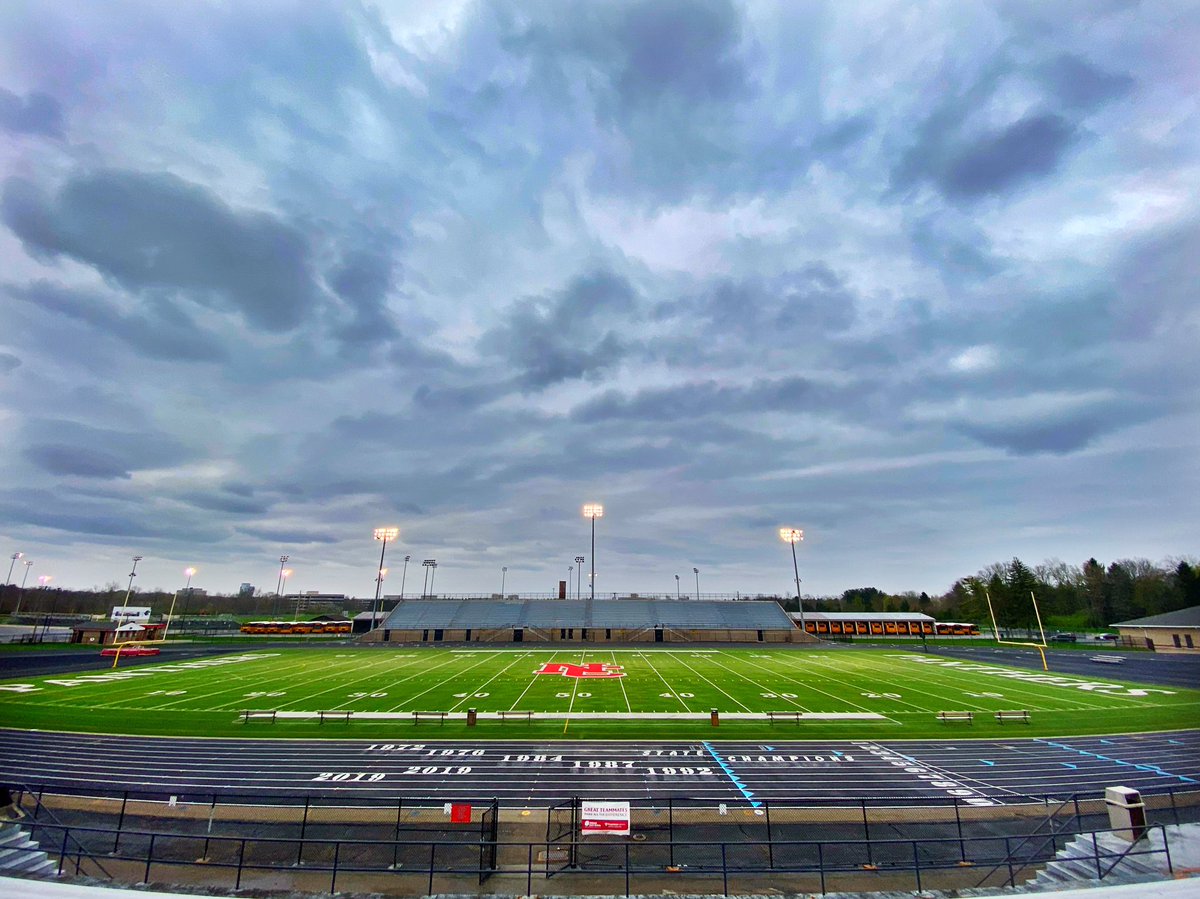 Hundreds of schools across the state will be turning on their football stadium lights at exactly 7:00pm, “kickoff time” tonight in memory of our athletic director Paul Loggan.  Please hold Kathy, Michael, Will, and Sami in your hearts. #Paulstrong