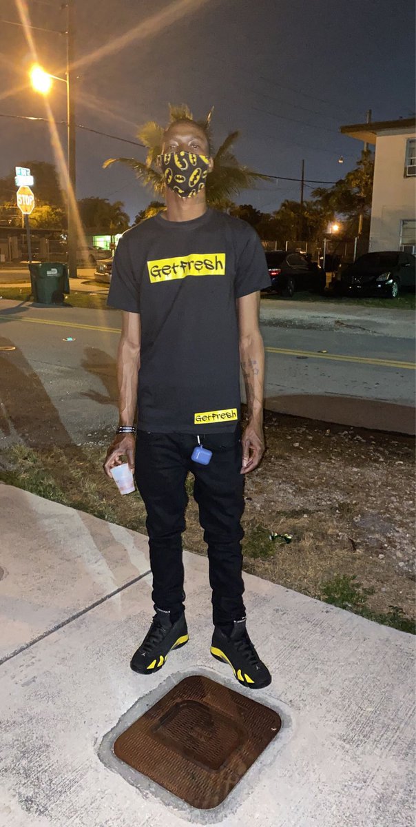 LongLiveJboy's tweet photo. Real As It Get And These Niggas Be Fakin’ I Don’t Want They Vibes, So They Hand I Ain’t Shakin’ #QuarantineClean 😷 https://t.co/oX7ENRHKFA