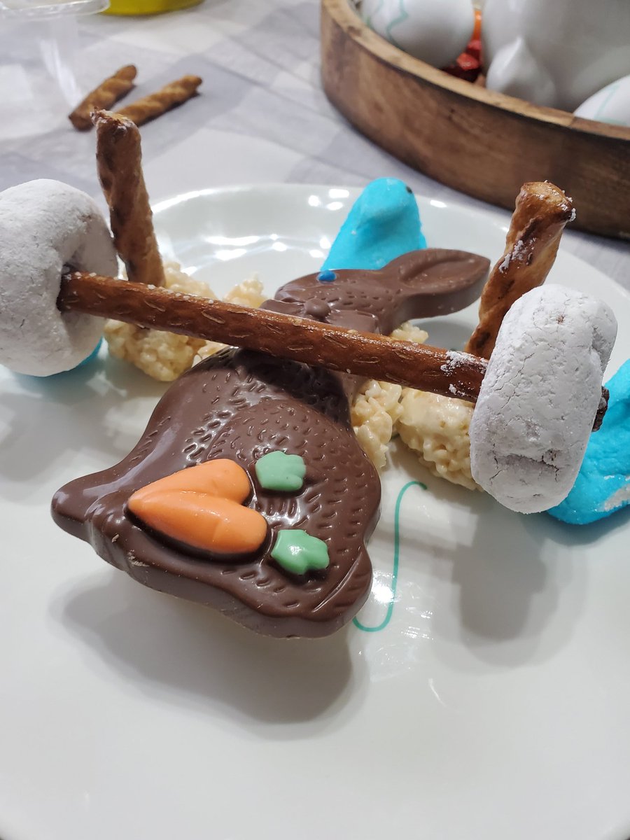 goldenbearAT's tweet photo. Challenge Accepted! I just wanted to share with @goldenbears_sc this sweet bench press setup I got for Easter! #bestworkoutever #properspotters #yum https://t.co/rX13HhGqPn