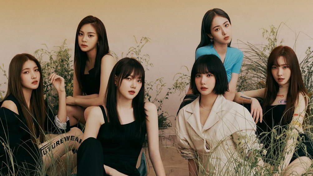 They're the non-BIG3 girl-group with the most music show wins (66), the 4th girl-group overall and the FIRST non-big3 girl-group to surpass the 50-mark! @GFRDofficial