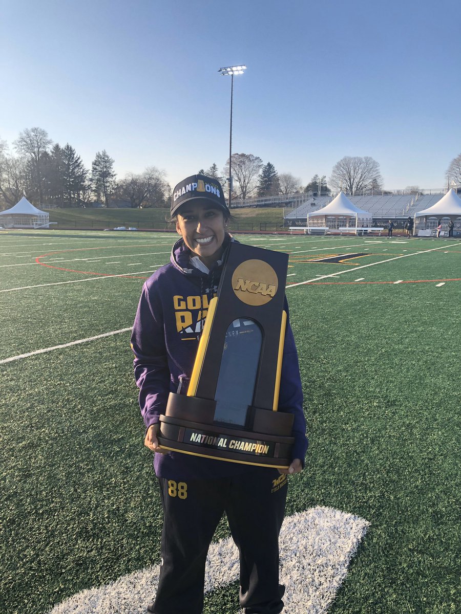 CrushFhc's tweet photo. Mentor Monday Coach Feature: First up, Marissa, a former GK at WCU where she also coaches. Her WHY- “I coach because seeing younger players grow and fall in love with the game makes me happy and allows me to stay connected to the game that shaped me into the person I am today”. https://t.co/3xZSbLrnQ1
