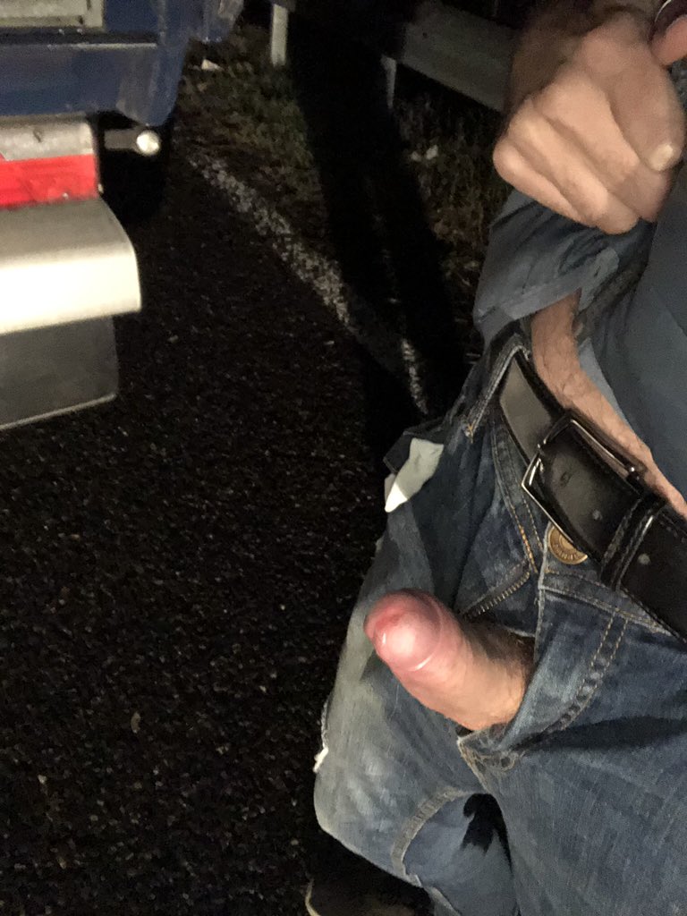 exibitionistdad tweet media