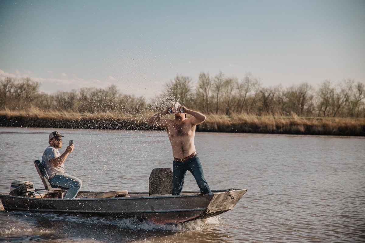 hannahjophotog's tweet photo. trailer park boyz: take 19372. https://t.co/Db3tNOoZZZ