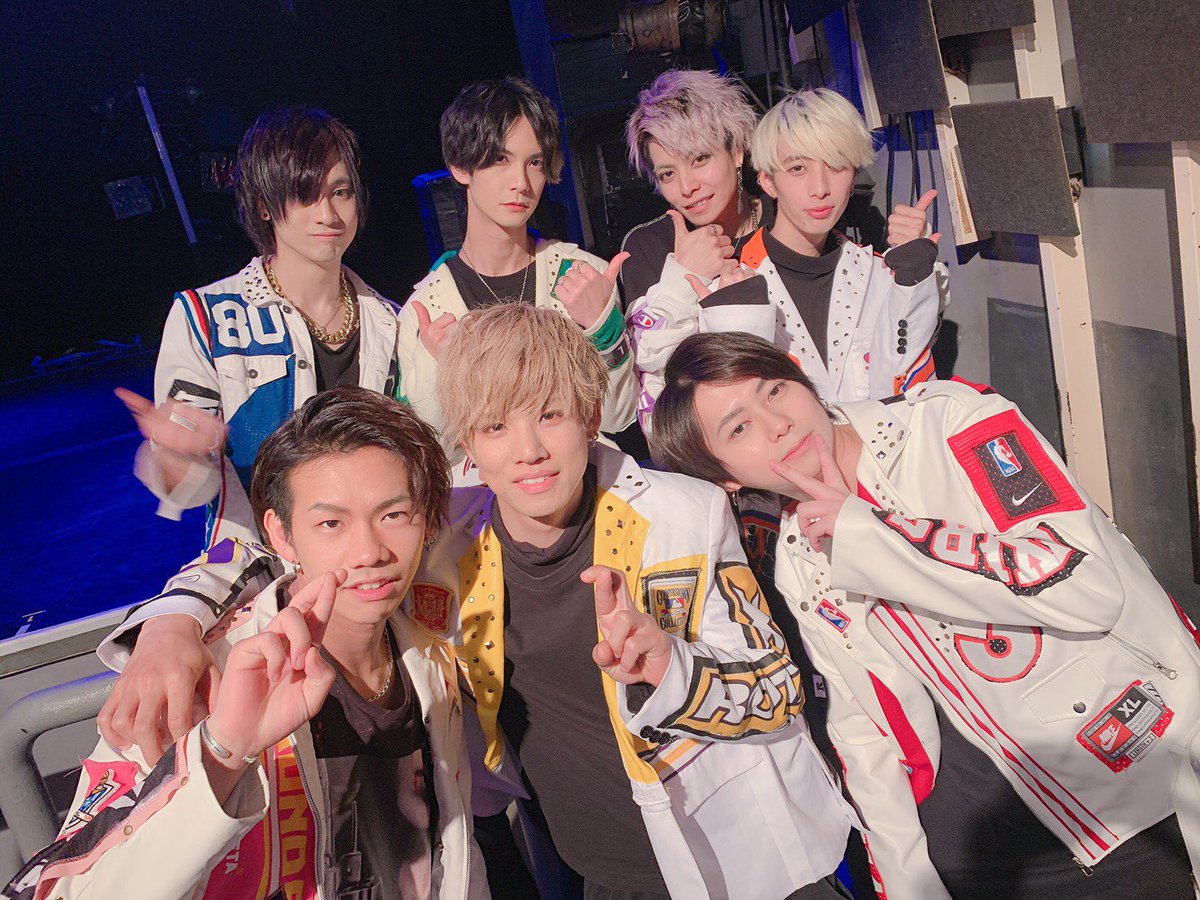 Thumbnail_1229's tweet photo. Thumbnail公式ツイート
疎かにしちゃってすみません💦

新型コロナの影響で皆さんと同様、メンバーも自宅自粛中😭
早くLIVEがしたい毎日を送っております。ただでさえ出演LIVEが少ないウチですが、4月の予定イベント全て中止・延期・自粛となってます。。。

取り急ぎ各メンバー配信をお楽しみ下さい😅 https://t.co/MZuyyTAbSM