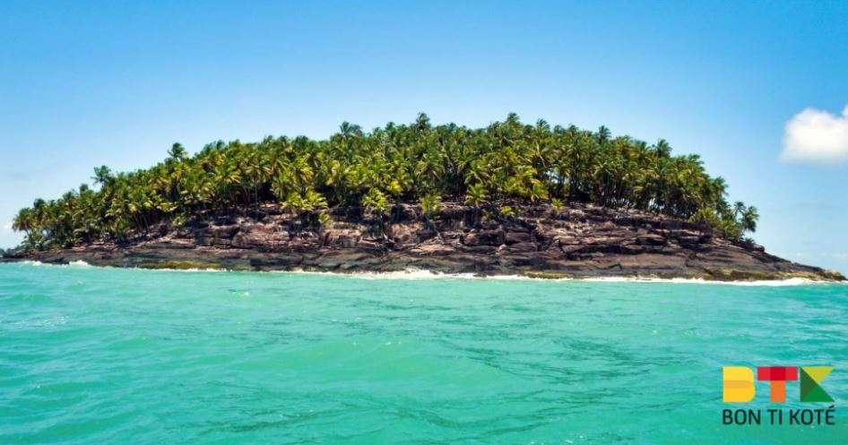 -Les iles du SalutLieu: Guyane, Amérique du sud