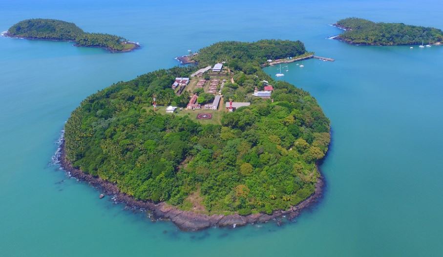 -Les iles du SalutLieu: Guyane, Amérique du sud