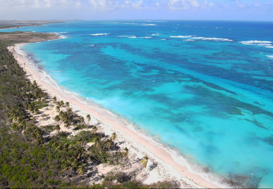- Anse grosse rocheLieu: Martinique, Antilles Françaises En vrai c'est ma plage fav 