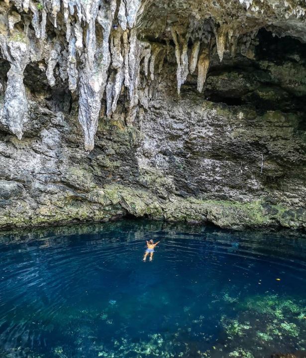 - La grotte de pethoenLieu: Nouvelle Calédonie, Pacifique sud