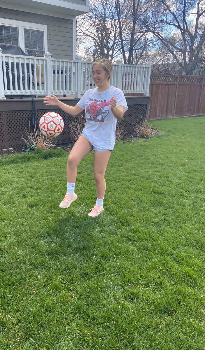 RedHawkWS's tweet photo. 21 days, 21 Redhawks! Hi, I’m Grace Kennedy. I enjoy playing midfield and I am a sophomore at Marist. A fun fact about me is that I have natural highlights. I miss my teammates so much! https://t.co/ygW5RwY7RD