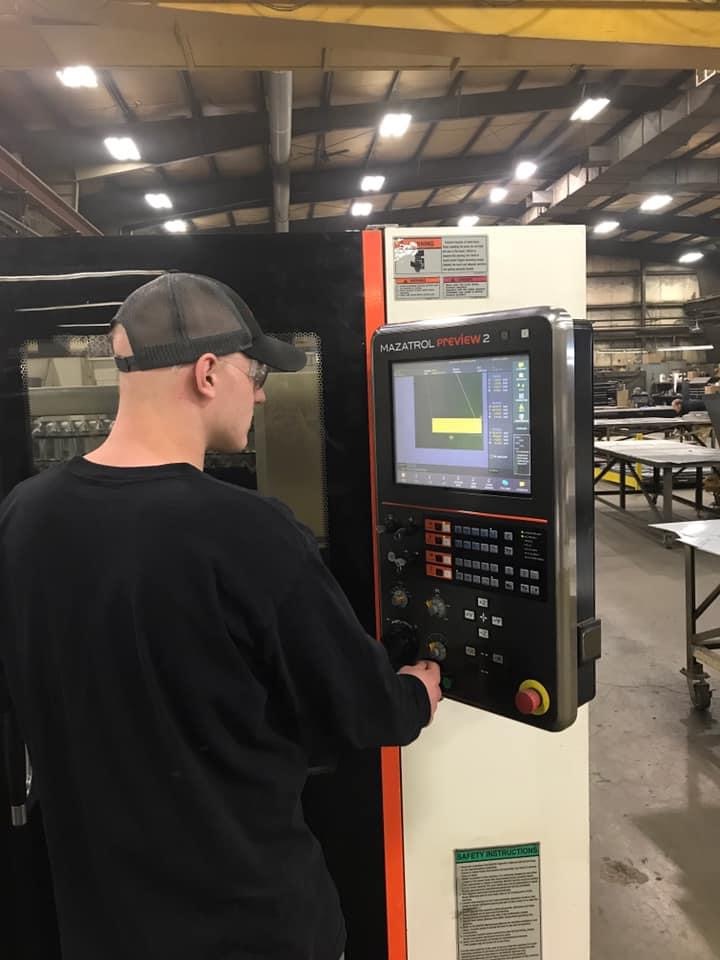 Local7Smart's tweet image. SMART Local 7 would like to thank all of the volunteers making masks across North America. SMART Local 7 is donating, fabricating and delivering the aluminum nose strips crucial to making these masks fit correctly. SMART Local 7 member Jakob Morris operating the laser at W Soule