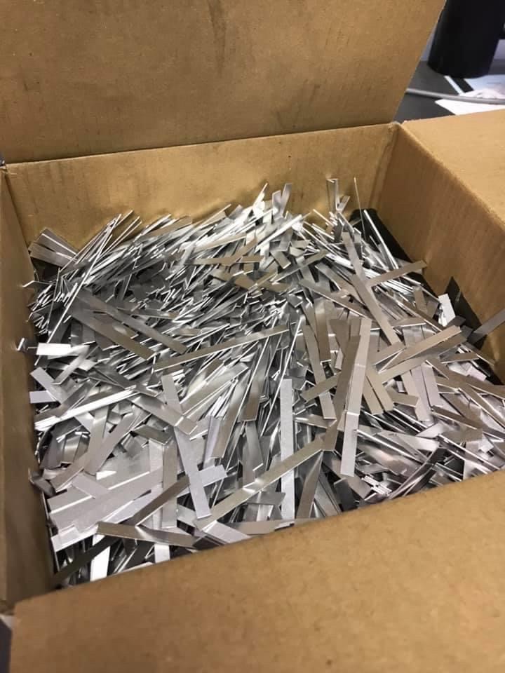 Local7Smart's tweet image. SMART Local 7 would like to thank all of the volunteers making masks across North America. SMART Local 7 is donating, fabricating and delivering the aluminum nose strips crucial to making these masks fit correctly. SMART Local 7 member Jakob Morris operating the laser at W Soule